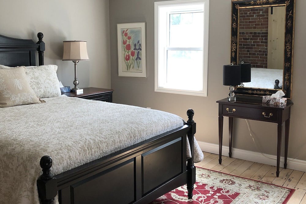Photo of Bedroom in Napanee