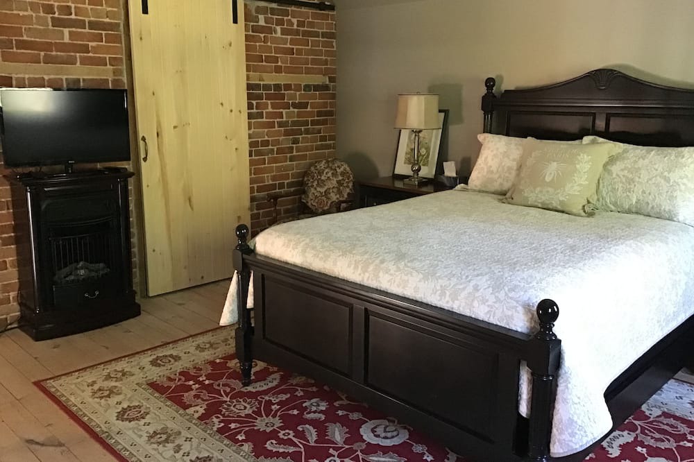 Photo of Bedroom in Napanee