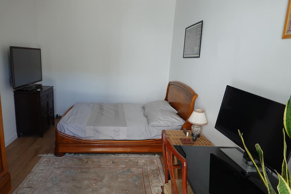 Photo of Bedroom in Le Kremlin-Bicetre