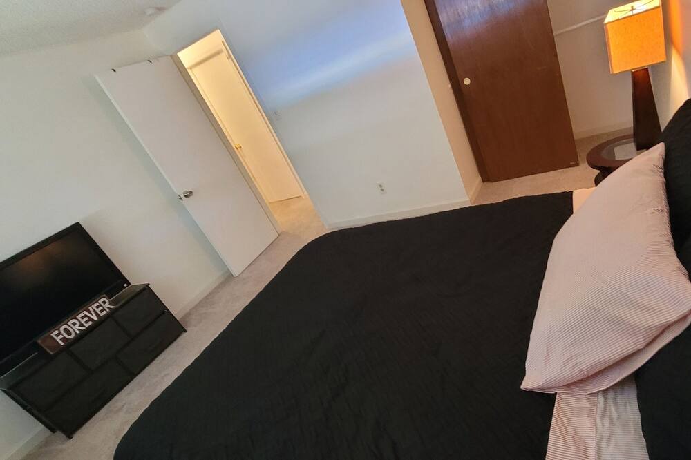 Photo of Bedroom in Oak Harbor