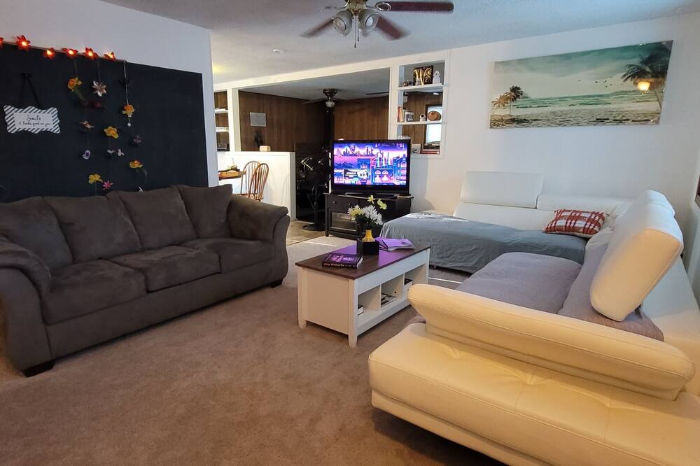Photo of Livingroom in Oak Harbor