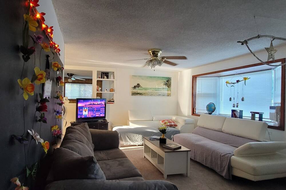 Photo of Livingroom in Oak Harbor