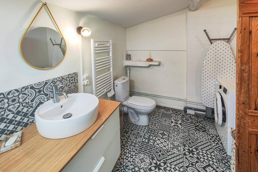 Photo of Bathroom in Capestang