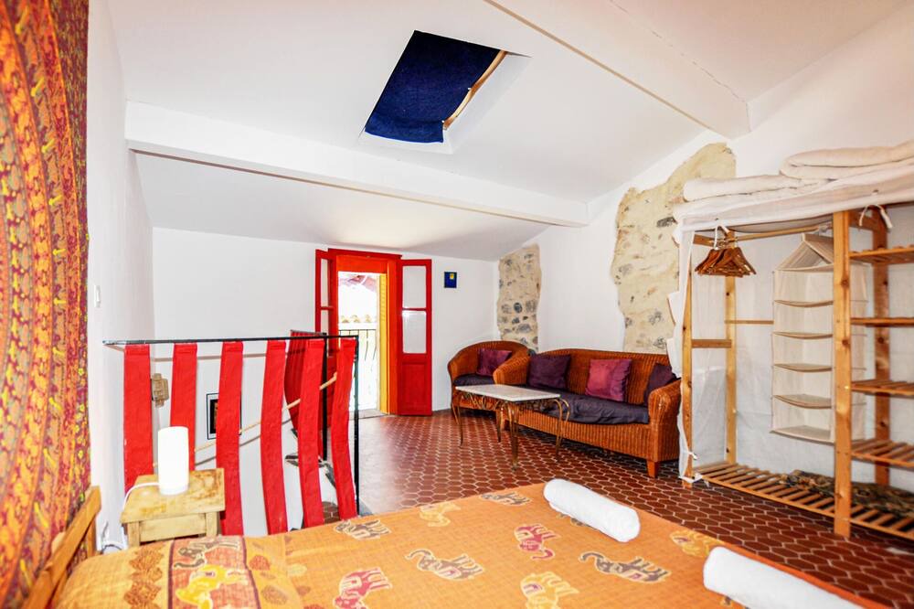 Photo of Others in Estagel