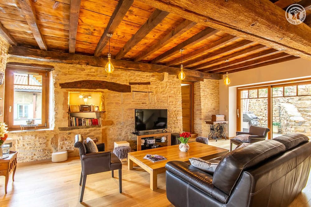 Photo of Livingroom in Solutre-Pouilly