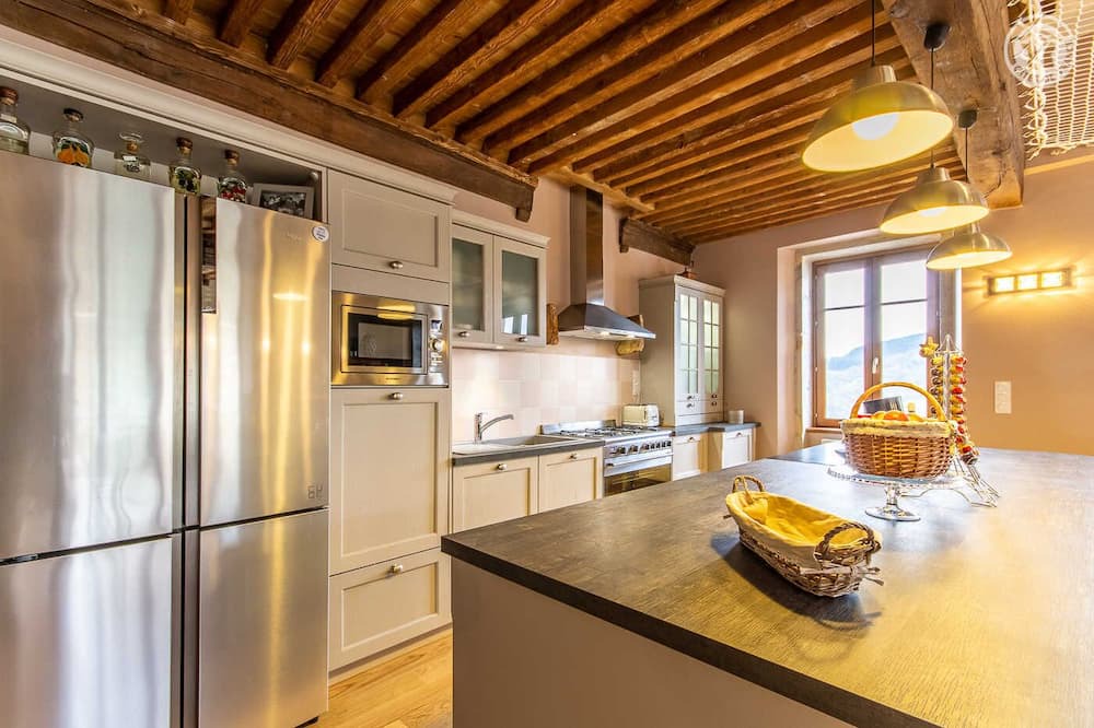 Photo of Kitchen in Solutre-Pouilly