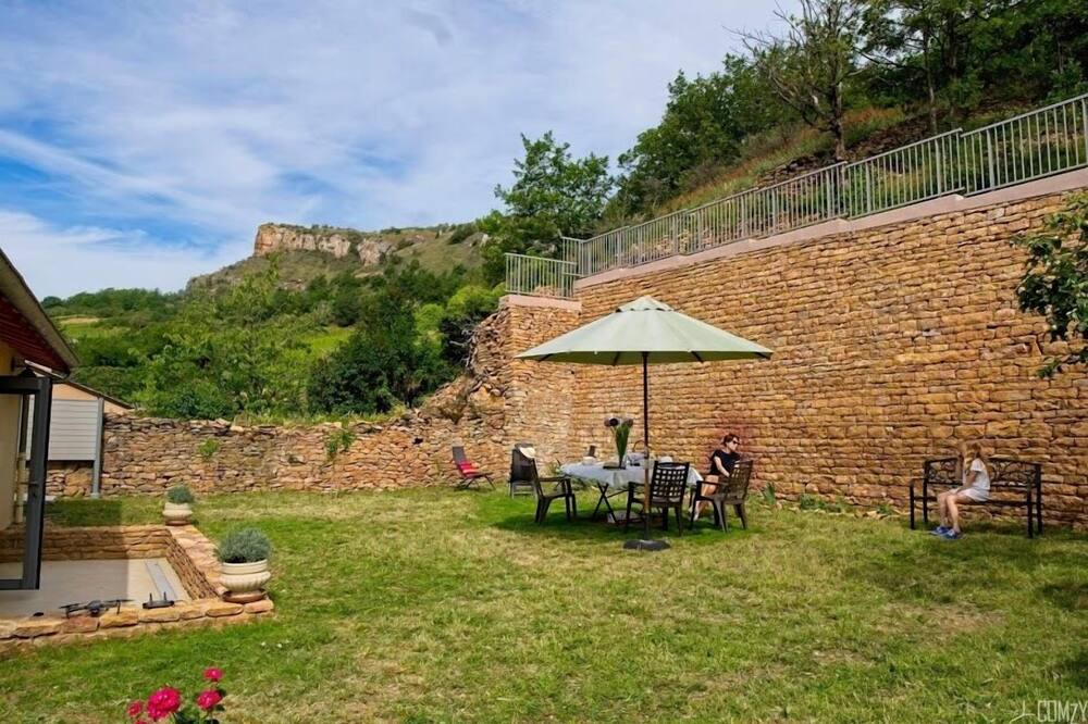 Photo of Outdoor in Solutre-Pouilly