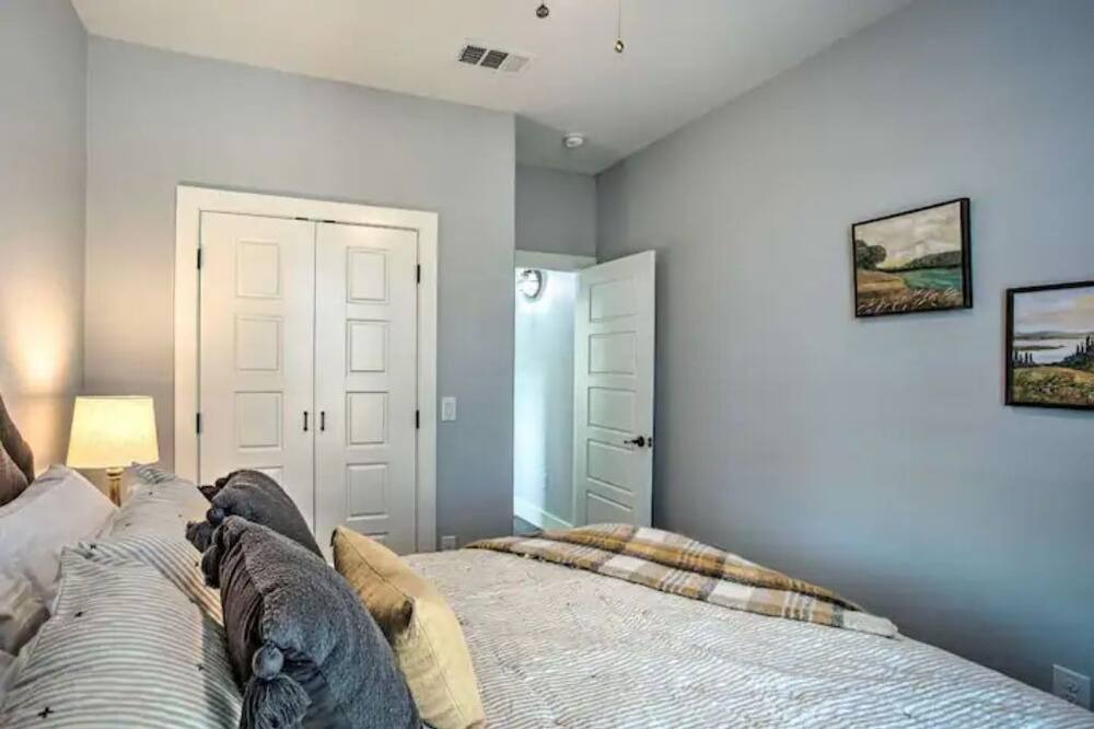 Photo of Bedroom in Denison