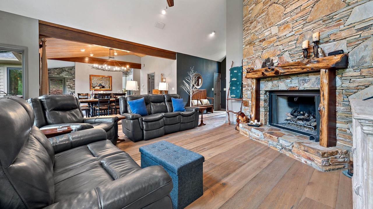 Photo of Livingroom in Lake Lure