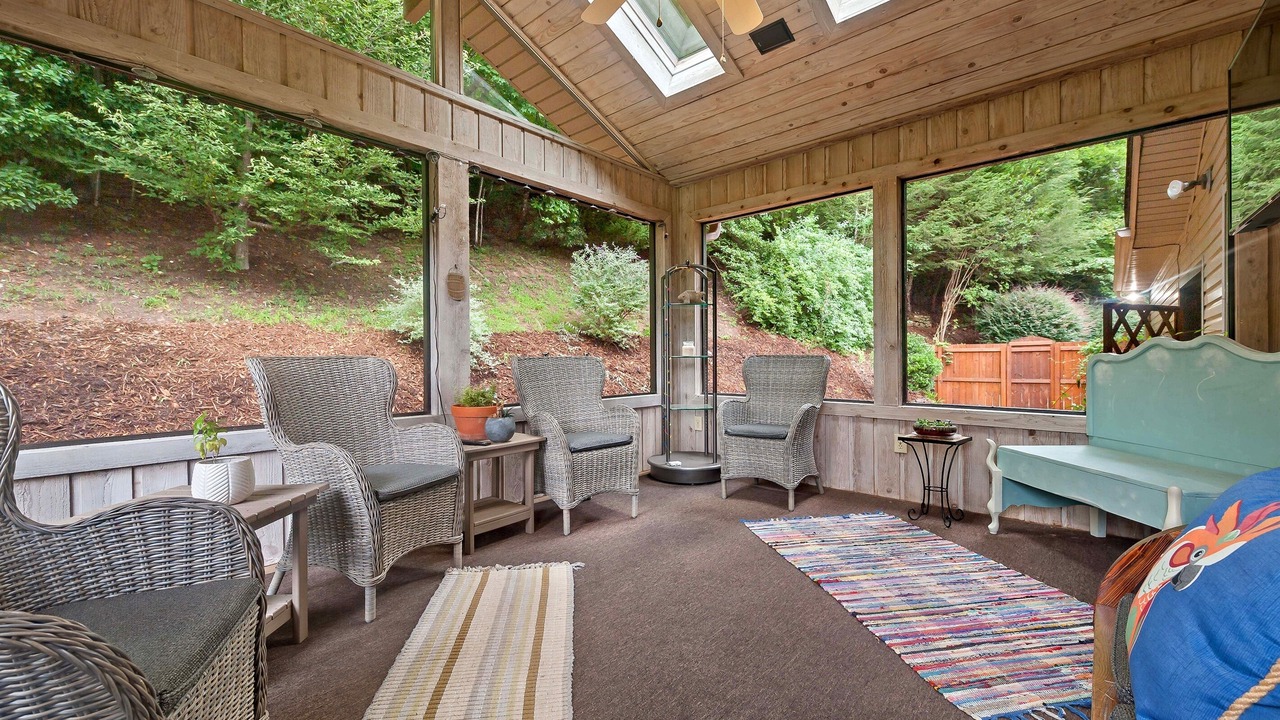 Photo of Patio Balcony in Lake Lure