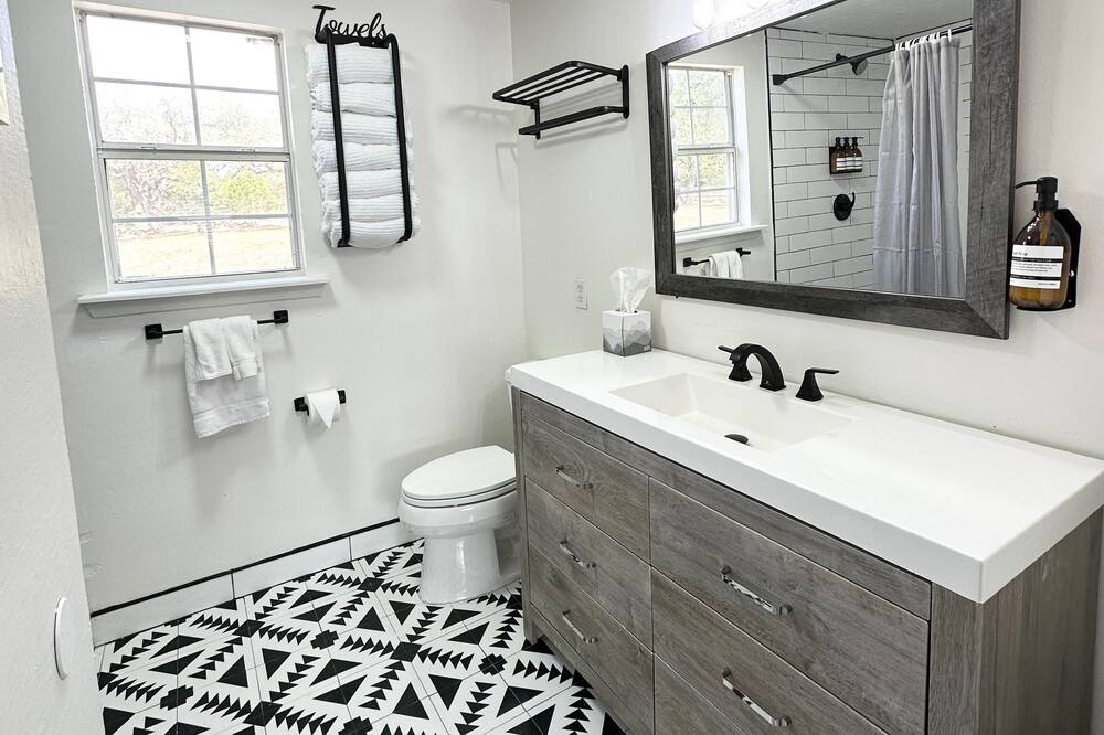 Photo of Bathroom in Driftwood