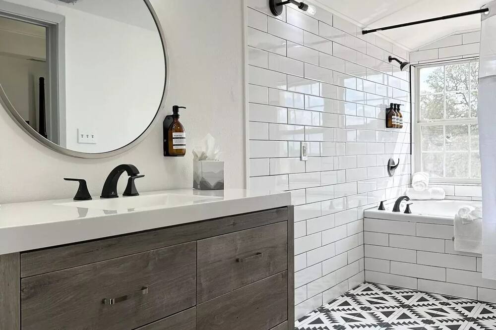 Photo of Bathroom in Driftwood