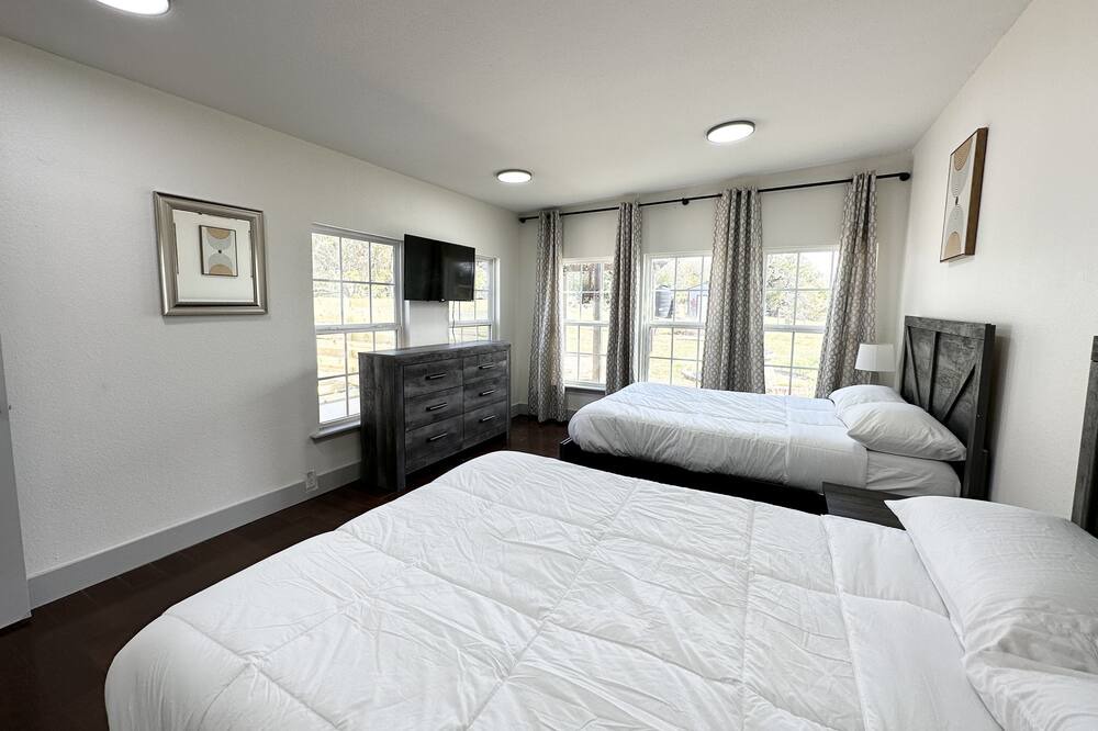 Photo of Bedroom in Driftwood