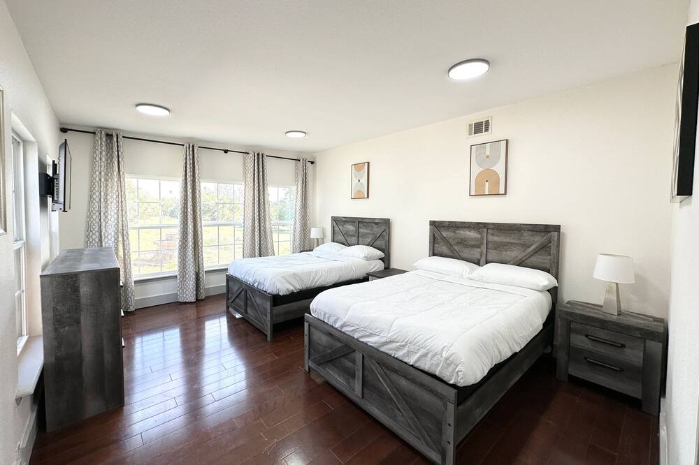 Photo of Bedroom in Driftwood