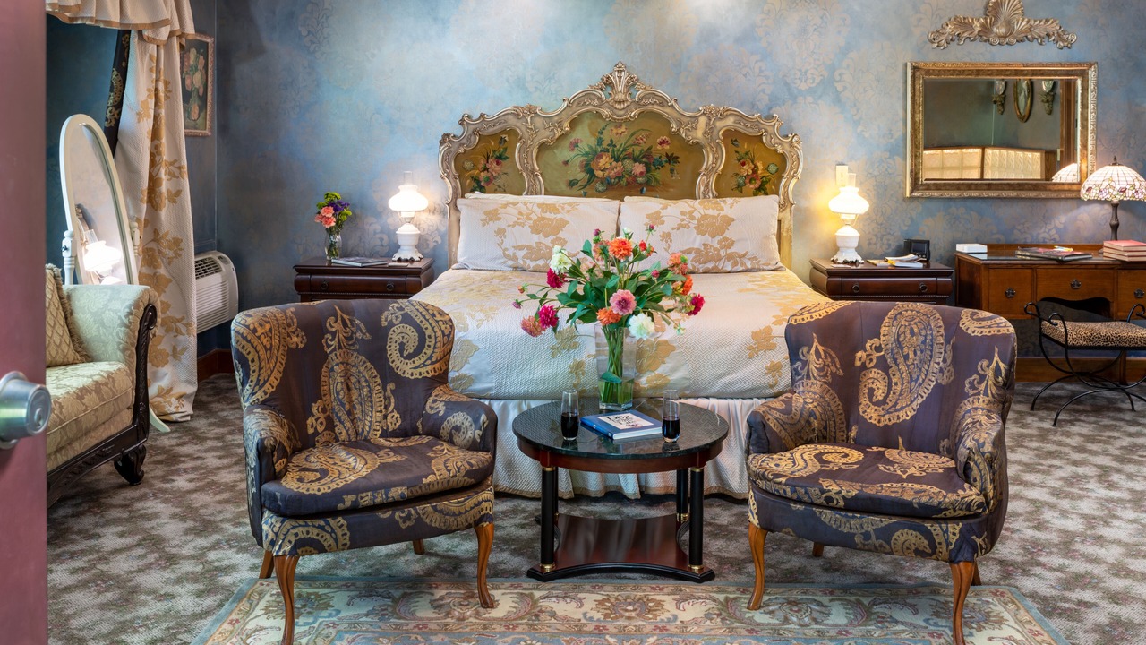 Photo of Bedroom in Eureka Springs Historic District