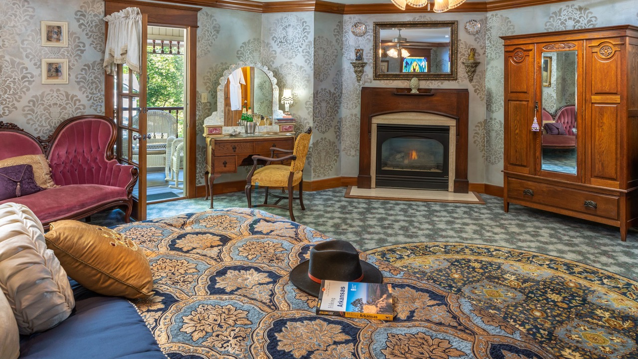 Photo of Bedroom in Eureka Springs Historic District