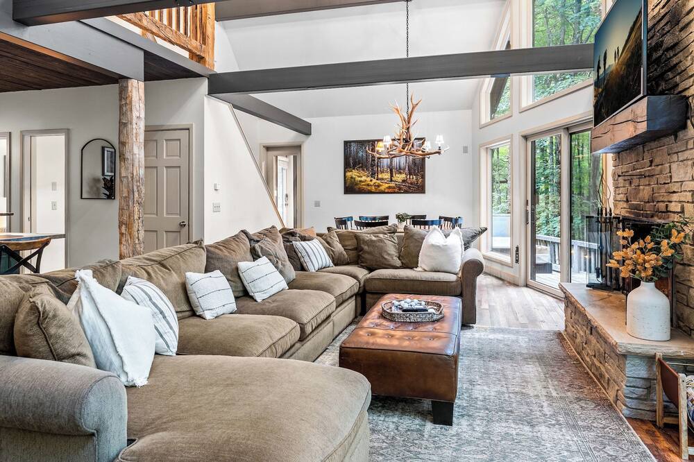 Photo of Livingroom in Ellicottville