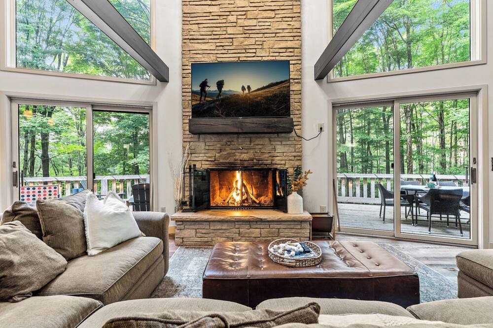 Photo of Livingroom in Ellicottville