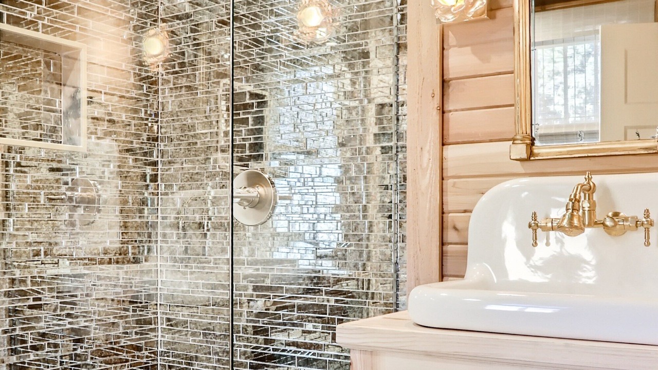 Photo of Bathroom in Lyons