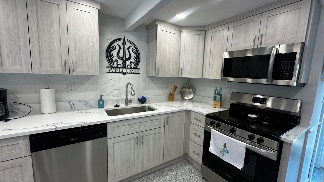 Photo of Kitchen in Weeki Wachee Gardens