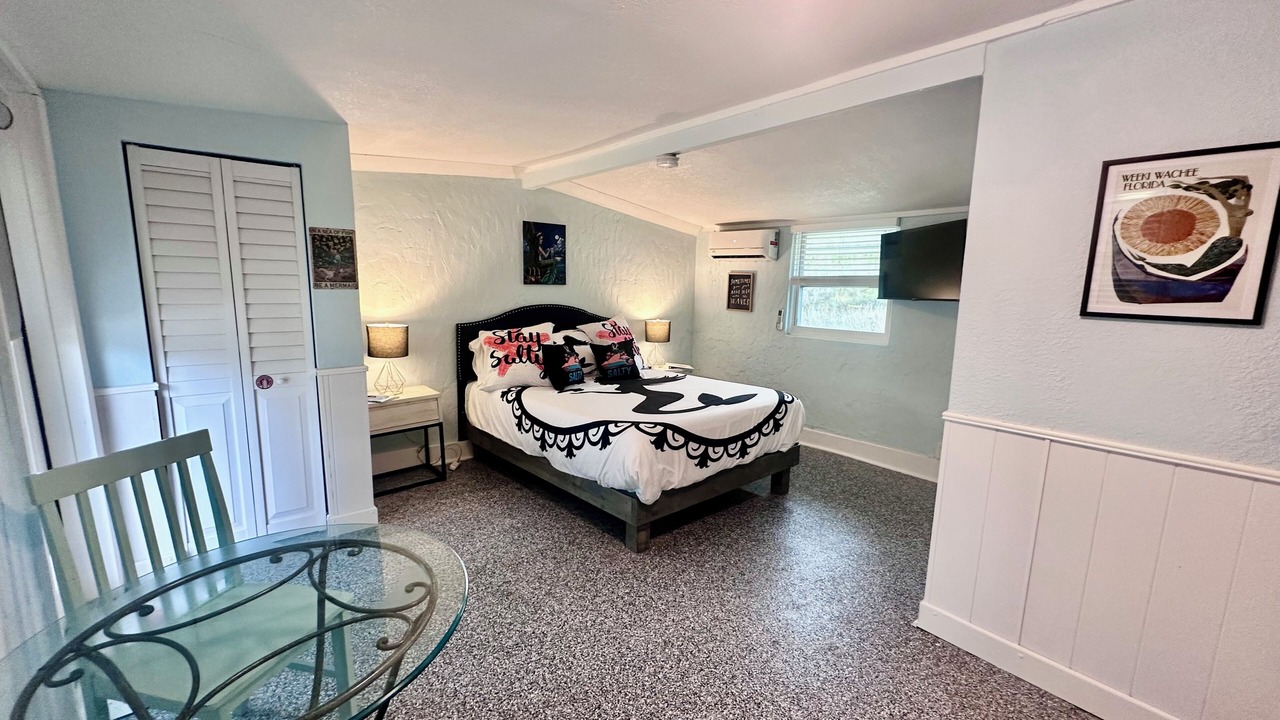 Photo of Bedroom in Weeki Wachee Gardens