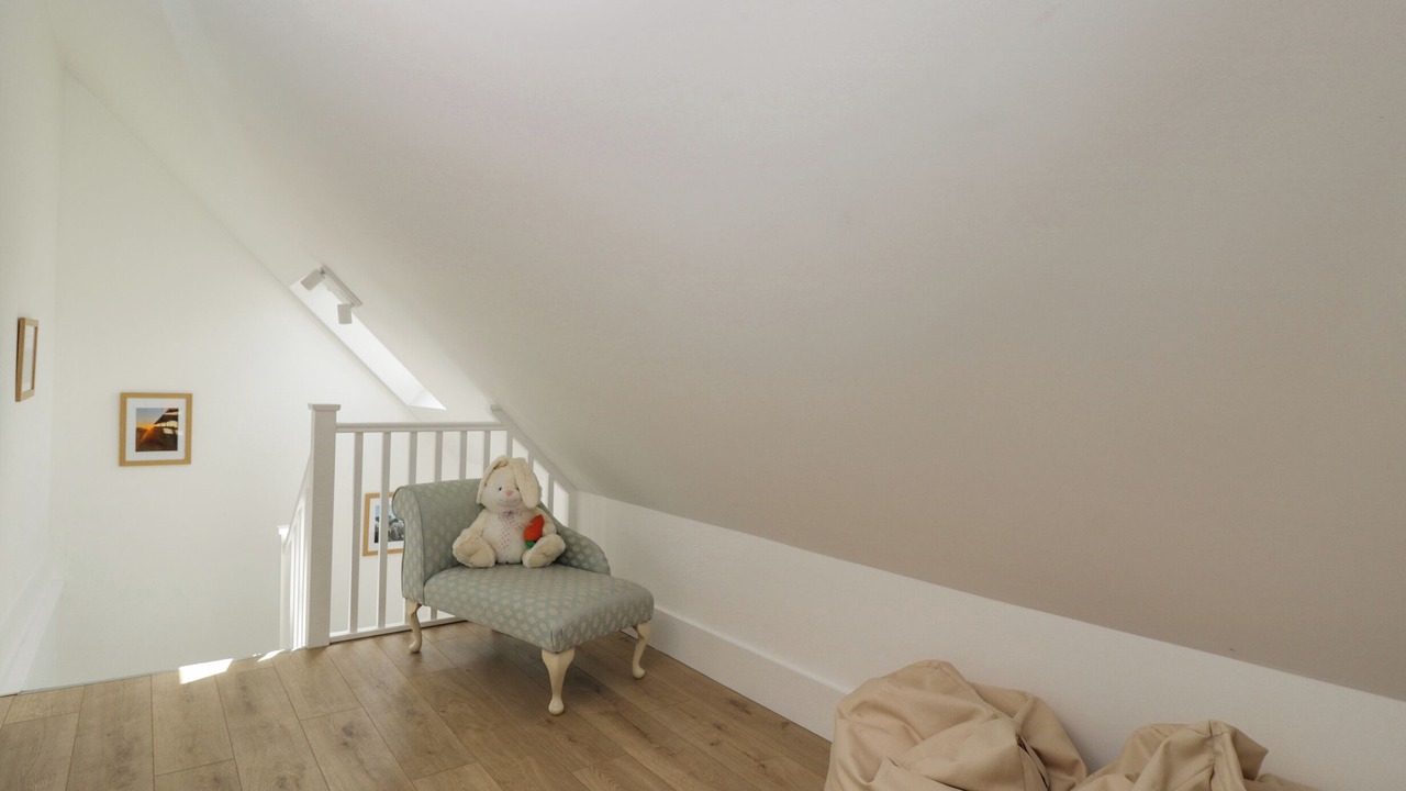 Photo of Others in South Leigh