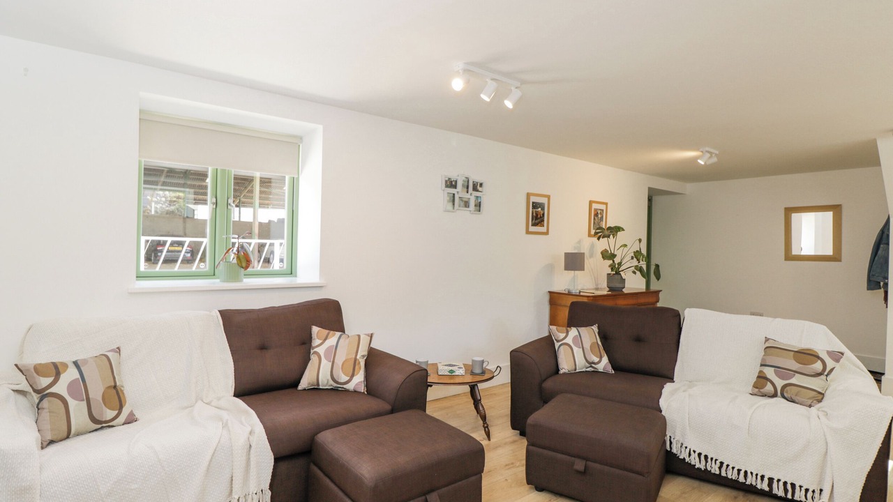 Photo of Others in South Leigh