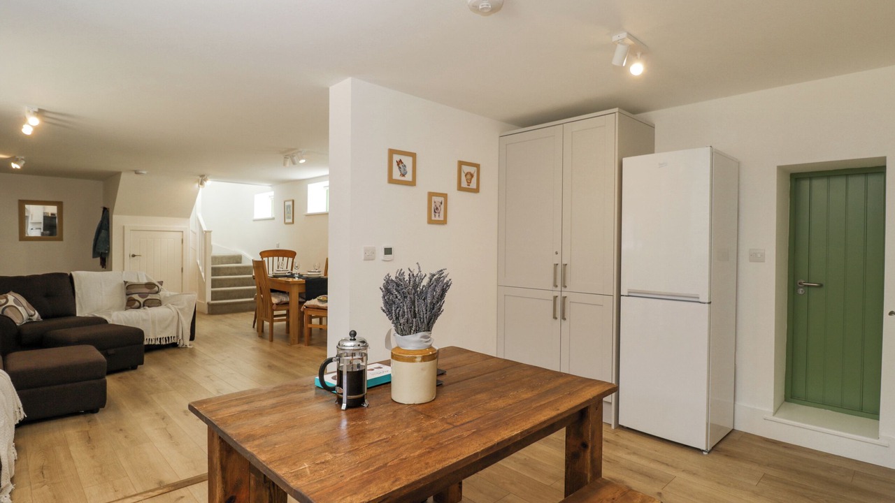 Photo of Others in South Leigh