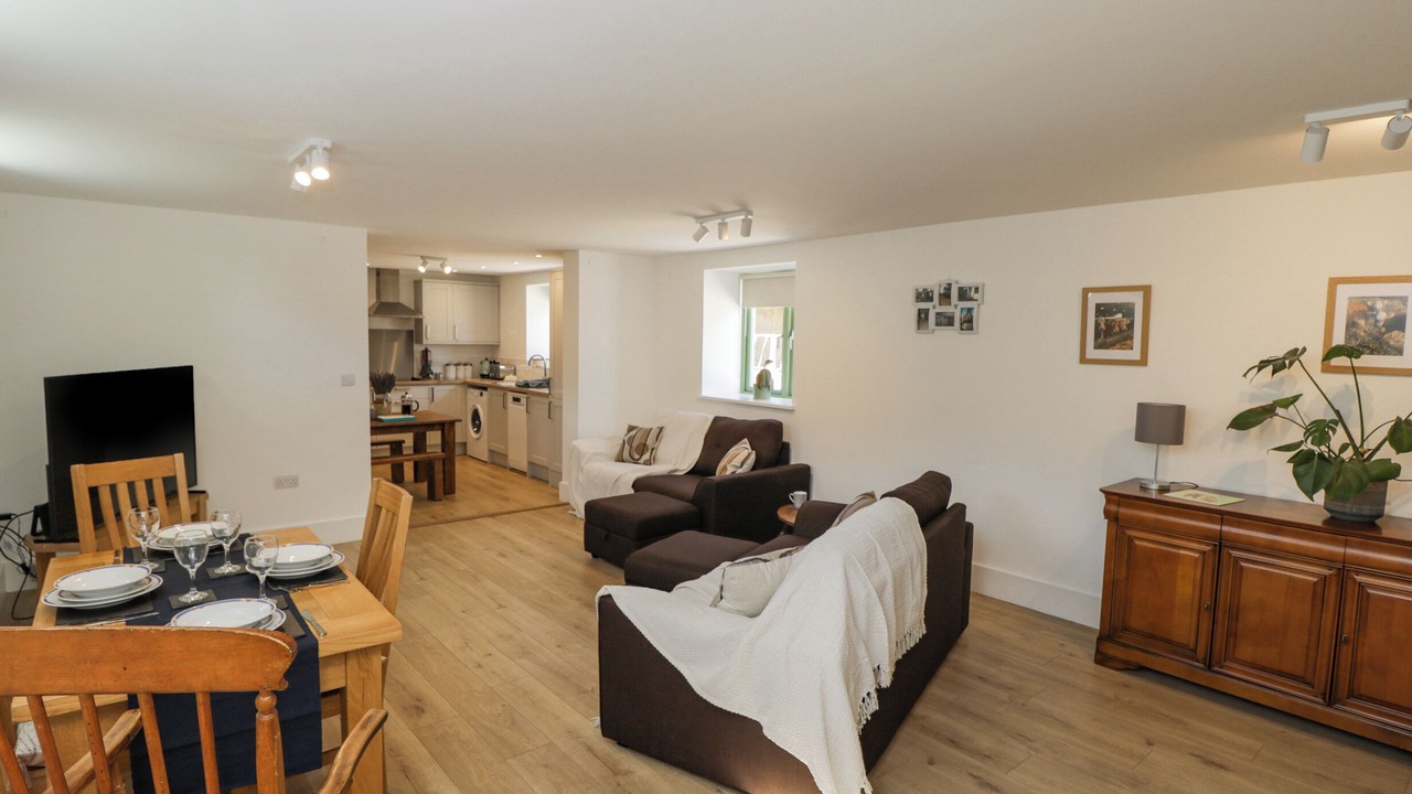 Photo of Others in South Leigh