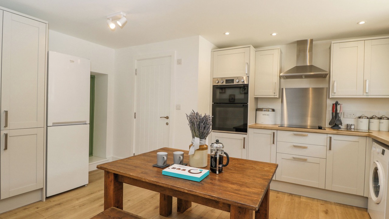 Photo of Others in South Leigh