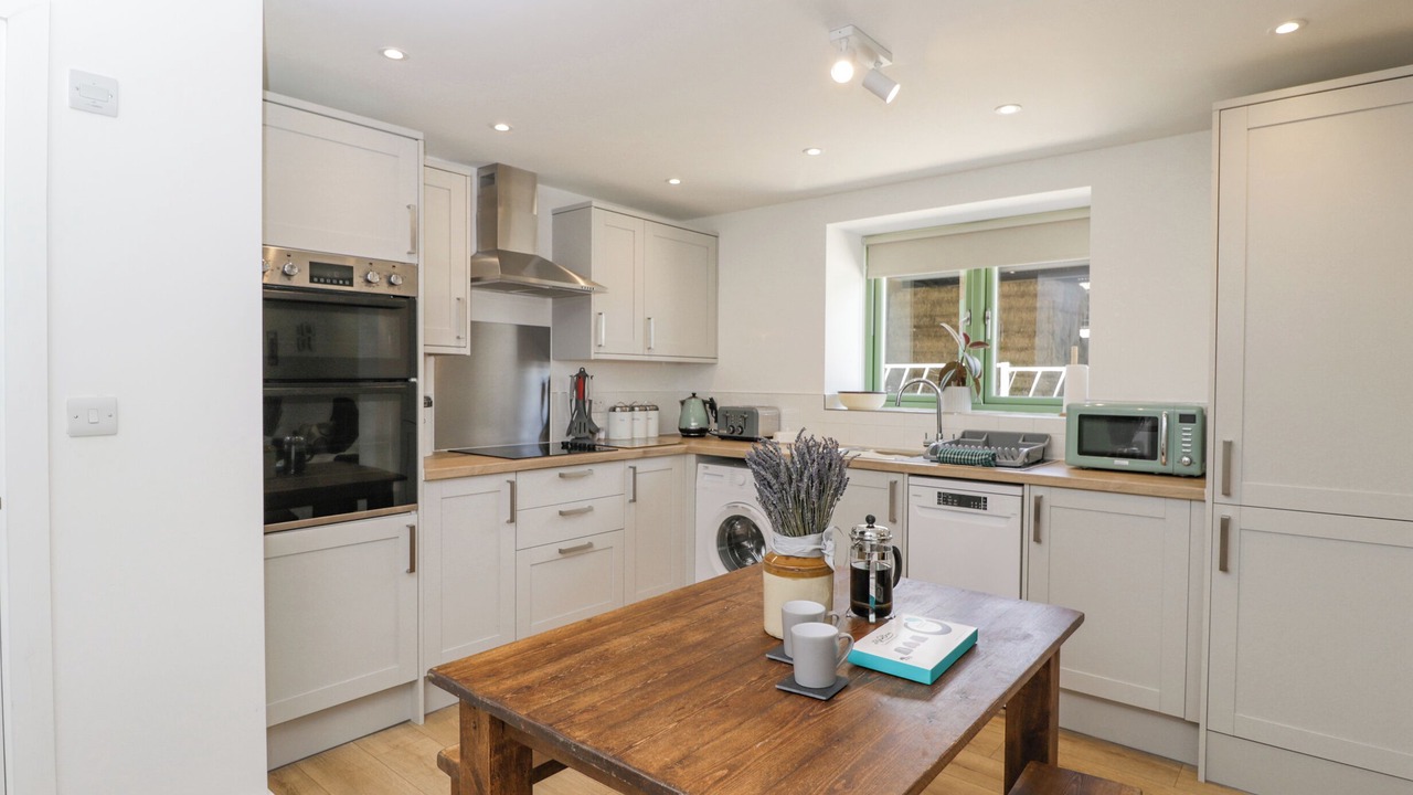 Photo of Others in South Leigh