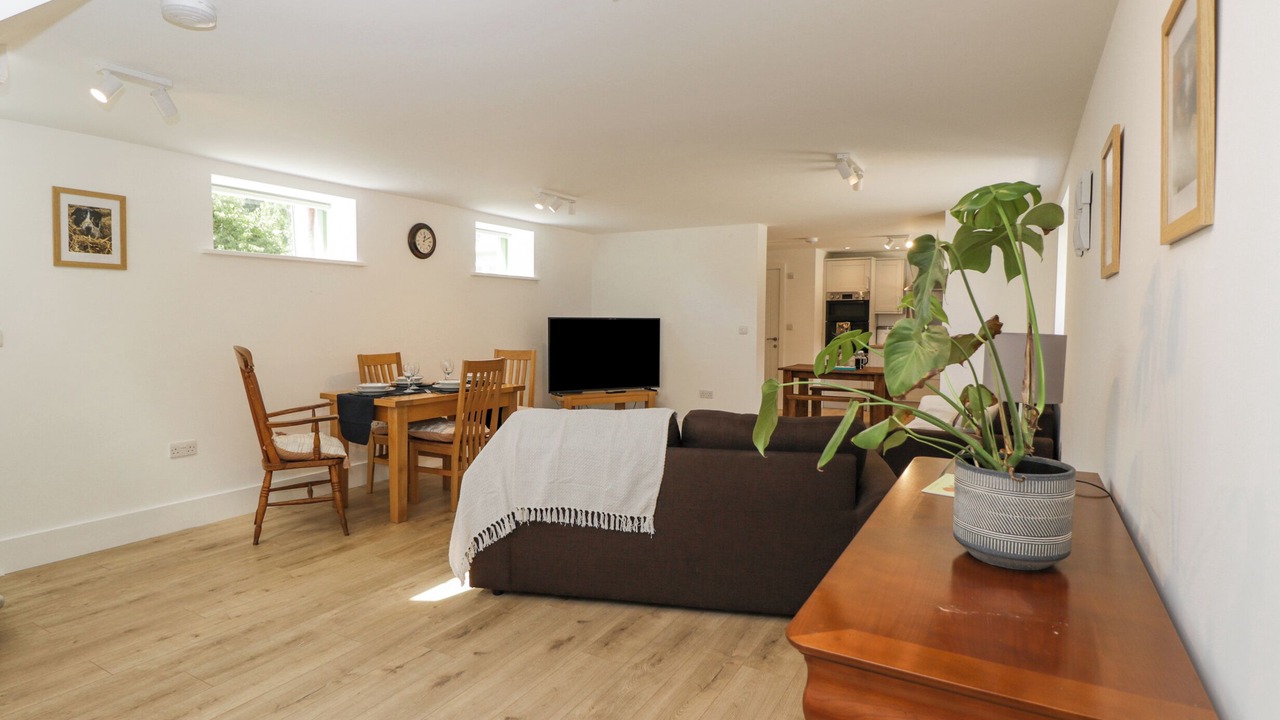 Photo of Others in South Leigh