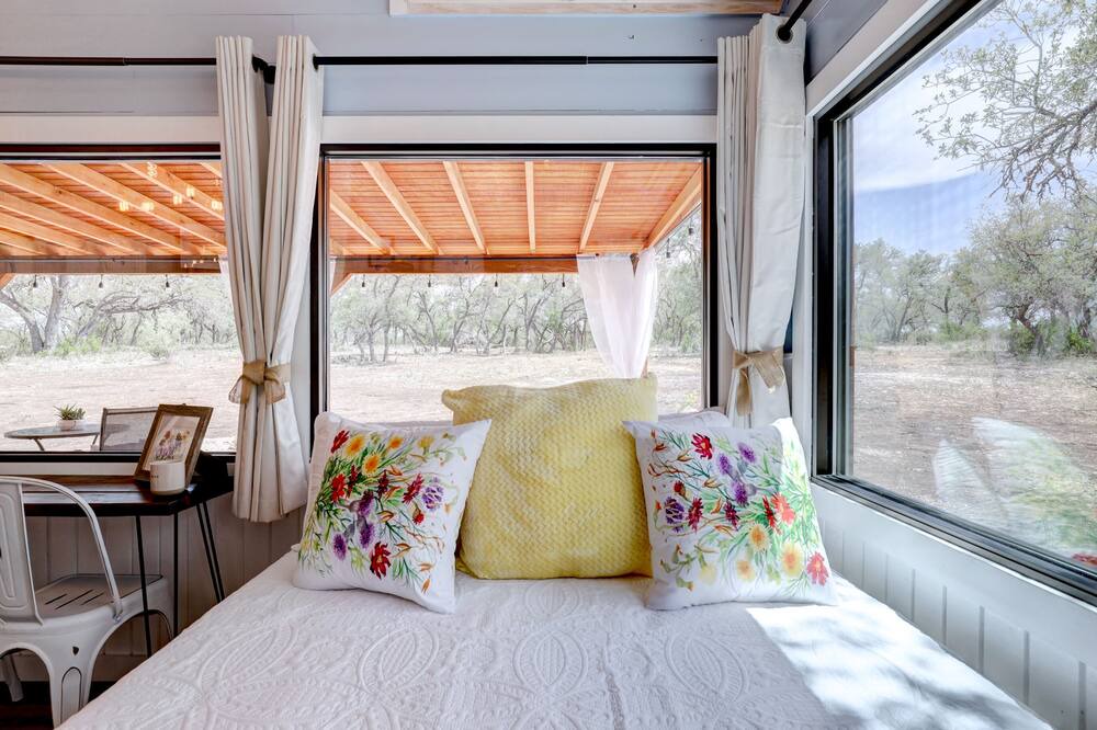 Photo of Bedroom in Hondo