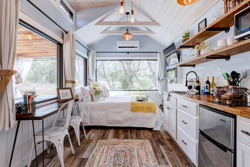 Photo of Bedroom in Hondo