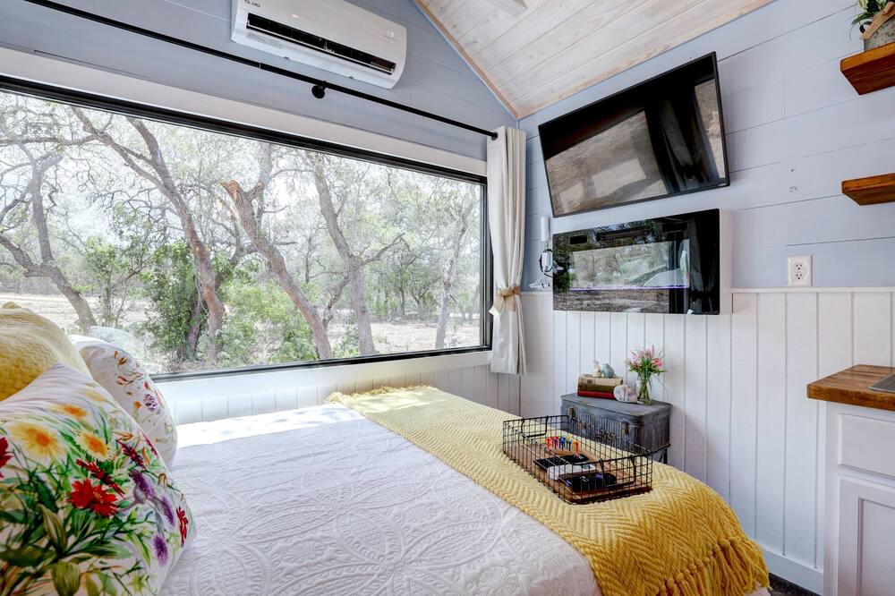 Photo of Bedroom in Hondo