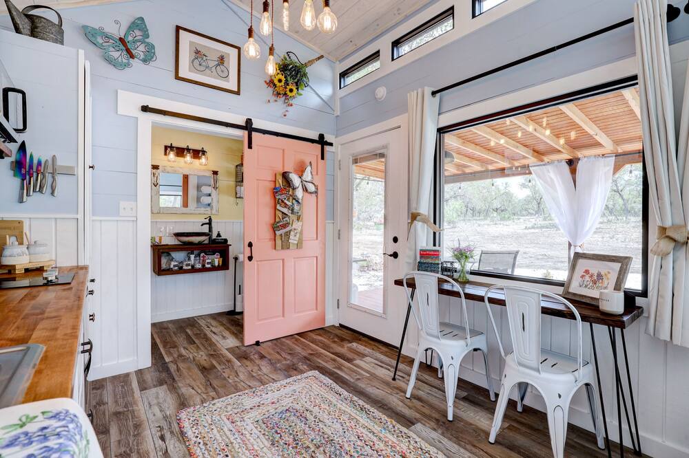 Photo of Livingroom in Hondo