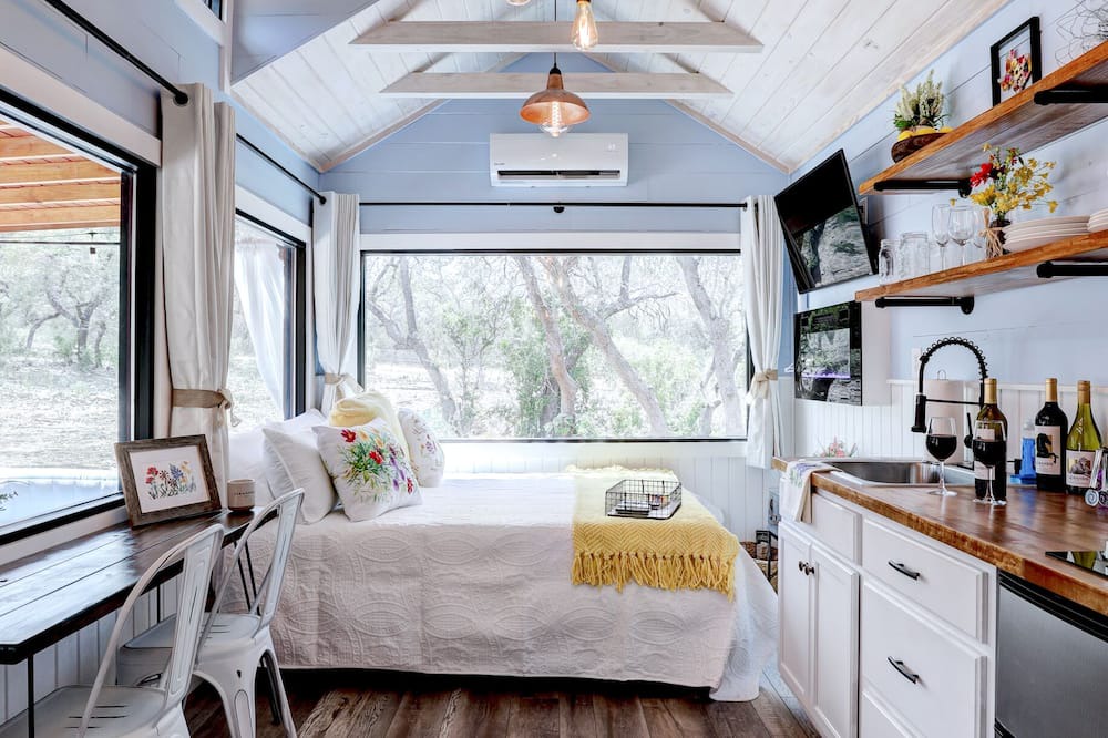 Photo of Bedroom in Hondo