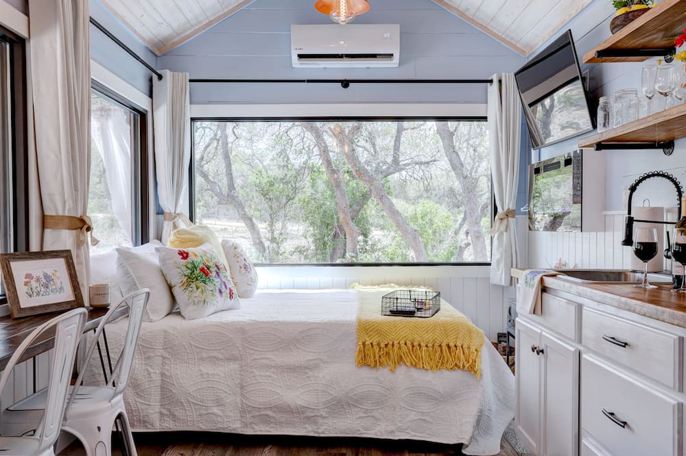 Photo of Bedroom in Hondo