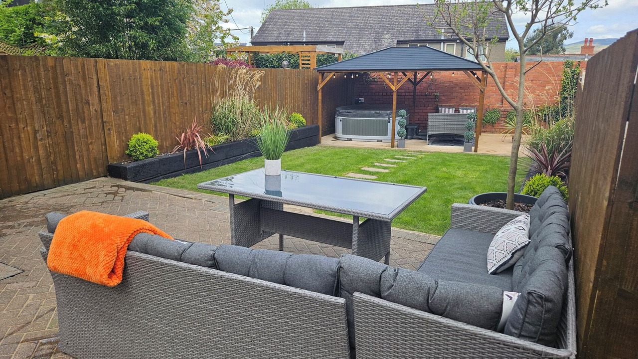 Photo of Others in Ruthin