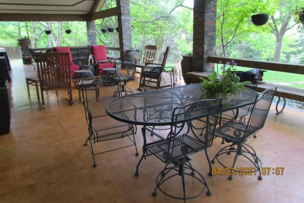 Photo of Patio Balcony in Fort Worth