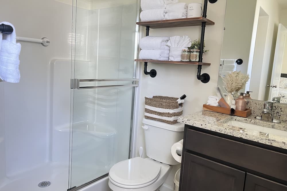 Photo of Bathroom in Pleasant Valley