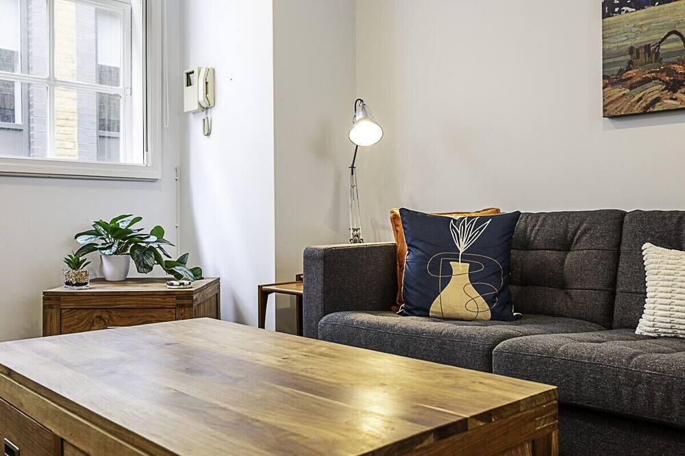 Photo of Livingroom in Queenhithe