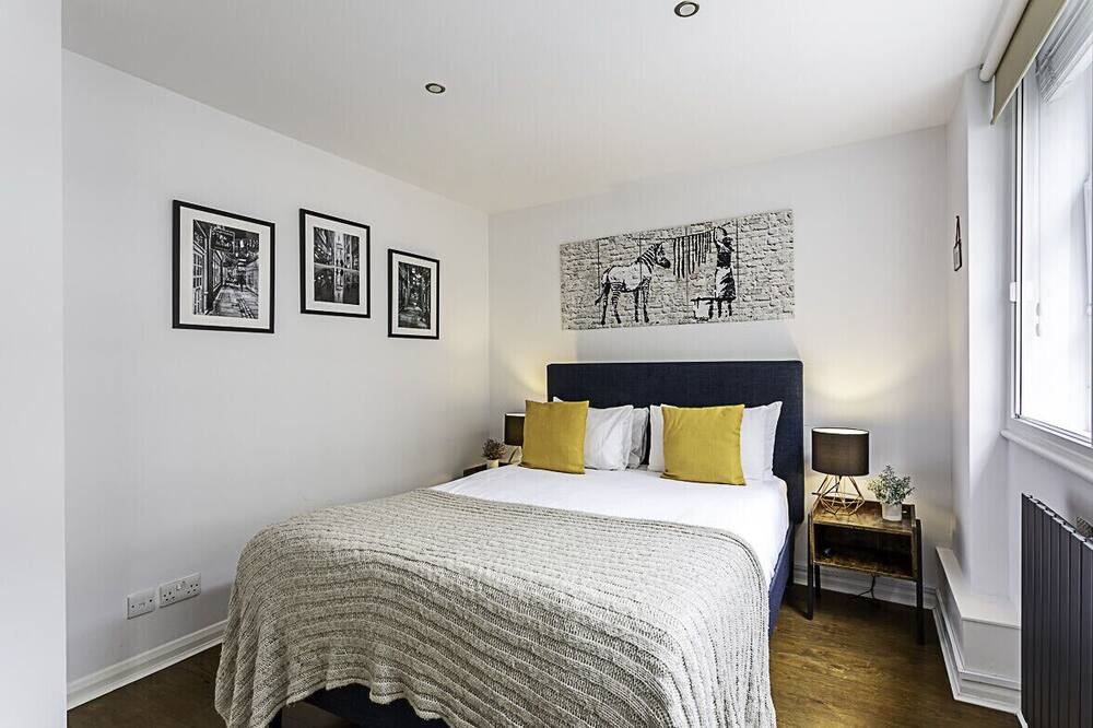 Photo of Bedroom in Queenhithe