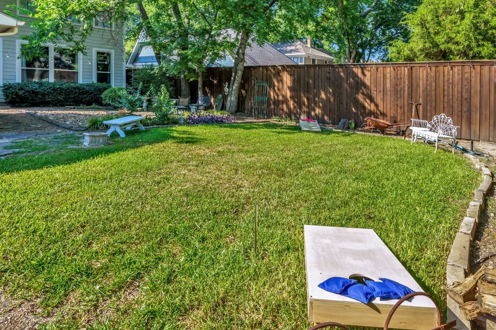 Photo of Outdoor in Junius Heights