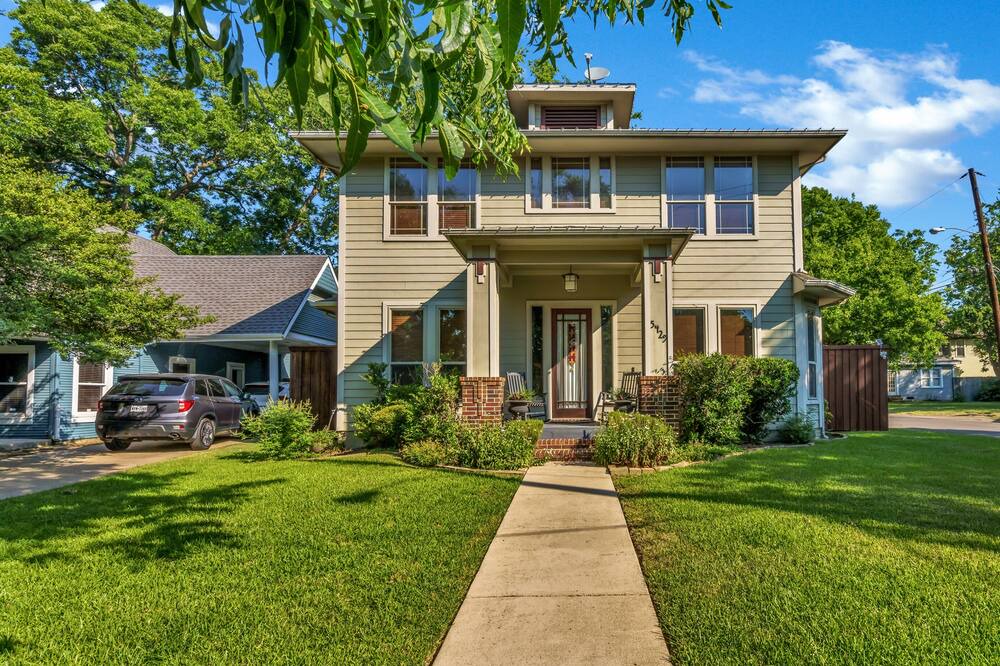 Photo of Outdoor in Junius Heights