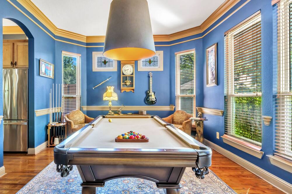Photo of Bedroom in Junius Heights