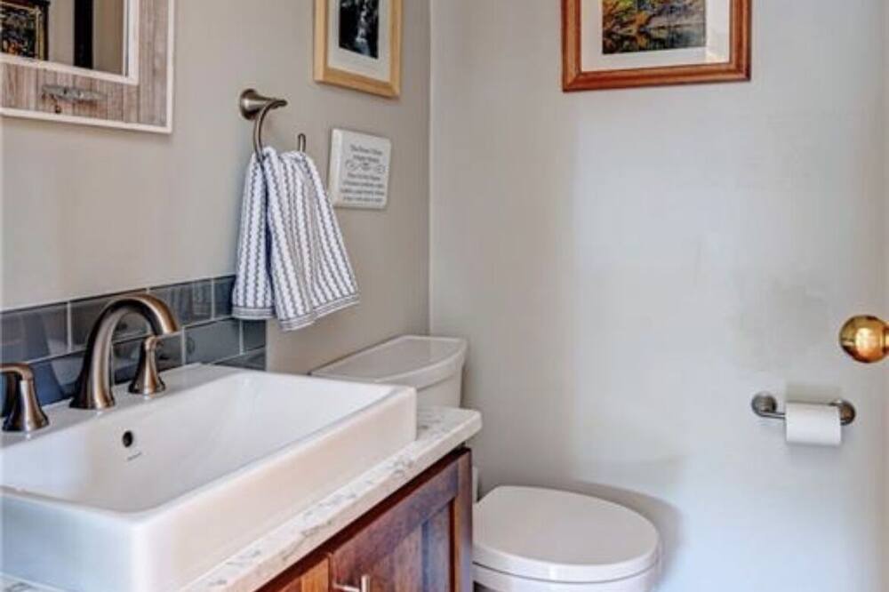 Photo of Bathroom in De Ruyter