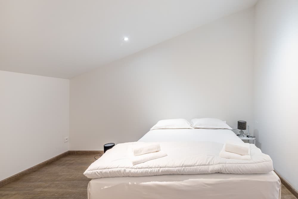 Photo of Bedroom in Jumieges