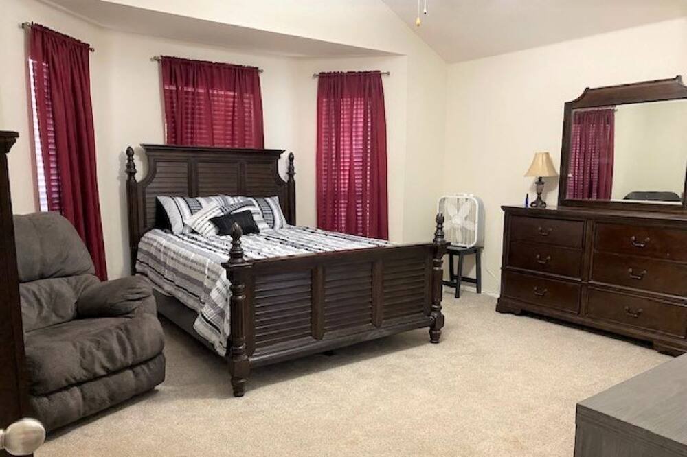 Photo of Bedroom in North by Northwest