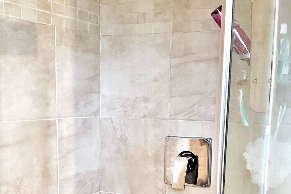 Photo of Bathroom in Kirkendall North